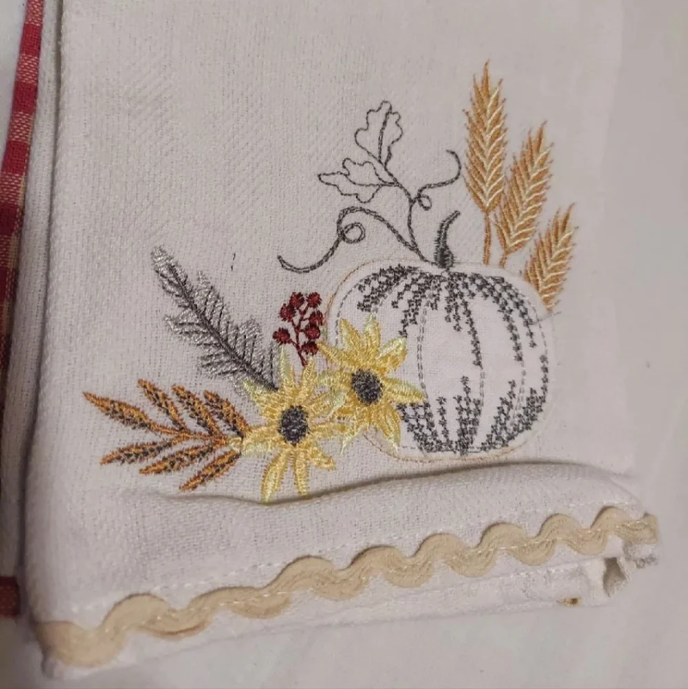 Maple Lane Pumpkin Harvest Embroidered Gingham Kitchen Towel Set BNWT RETIRED